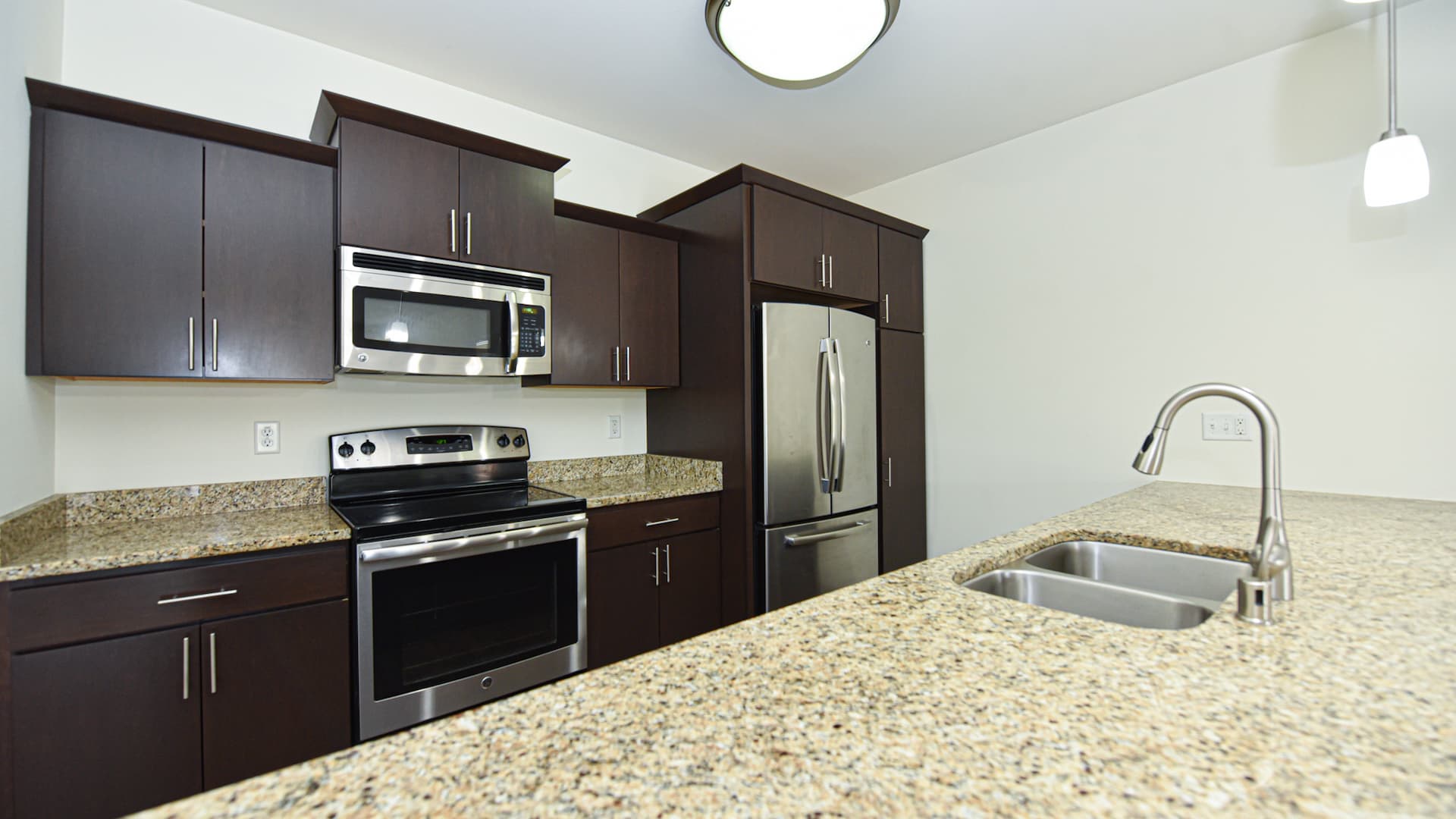 Photos of Greenfield Highlands Apartments in Greenfield, WI